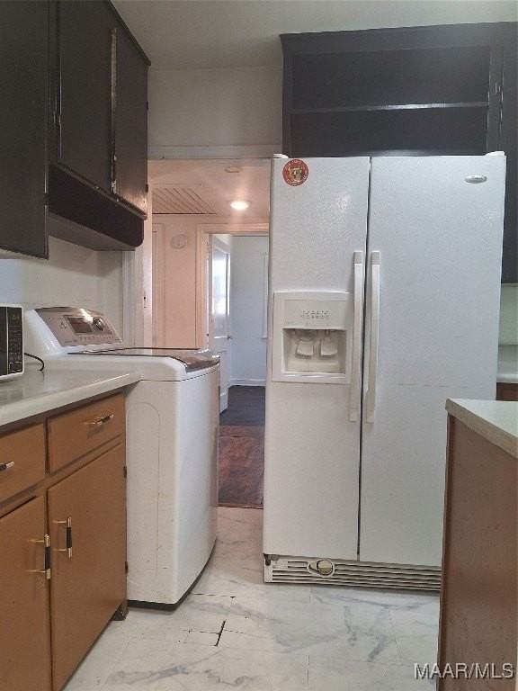 2215 E 2nd St - Photo 5 of 15