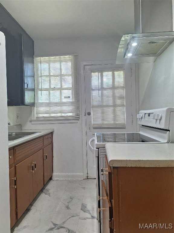 2215 E 2nd St - Photo 6 of 15