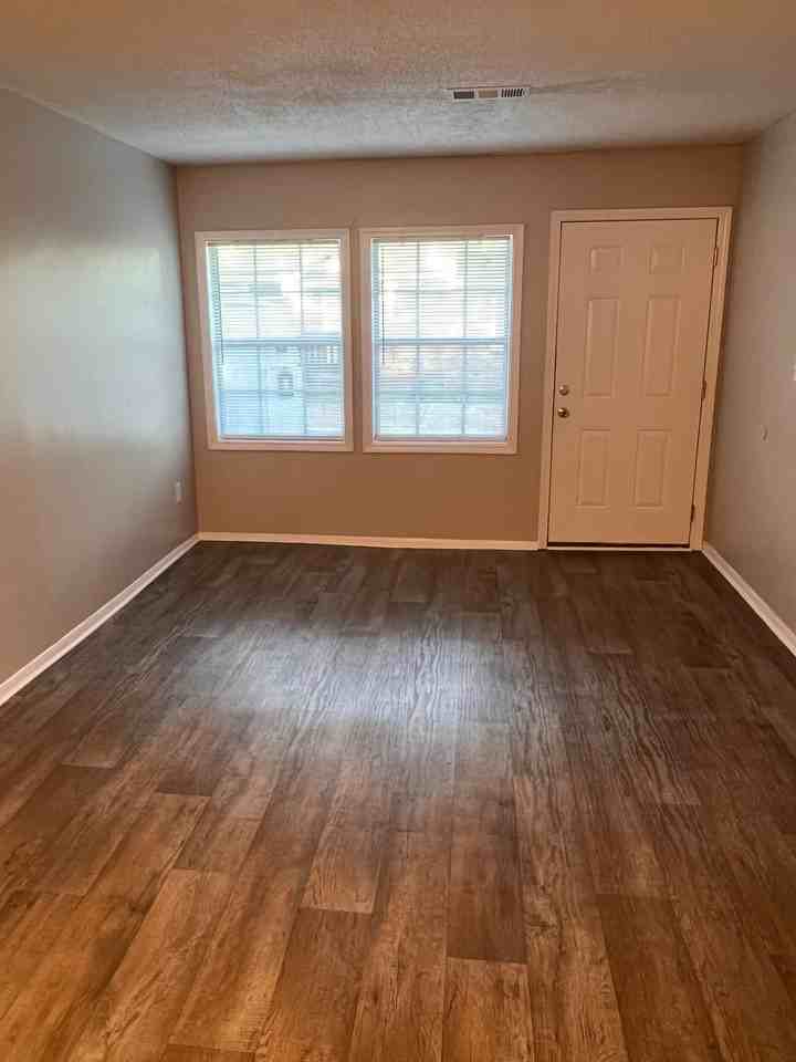 139 39th Street East - Photo 5 of 12