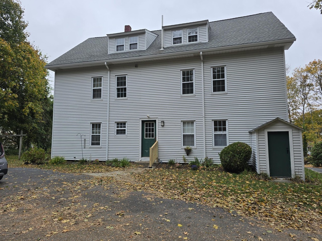 186 Beach Street - Photo 2 of 9