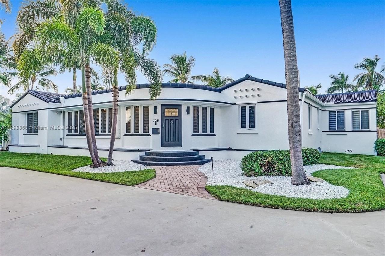 725 Harrison St - Photo 2 of 50