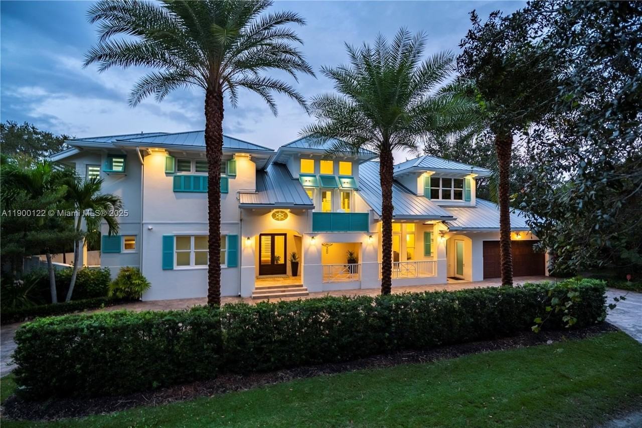 545 Sw Indianola St - Photo 2 of 50