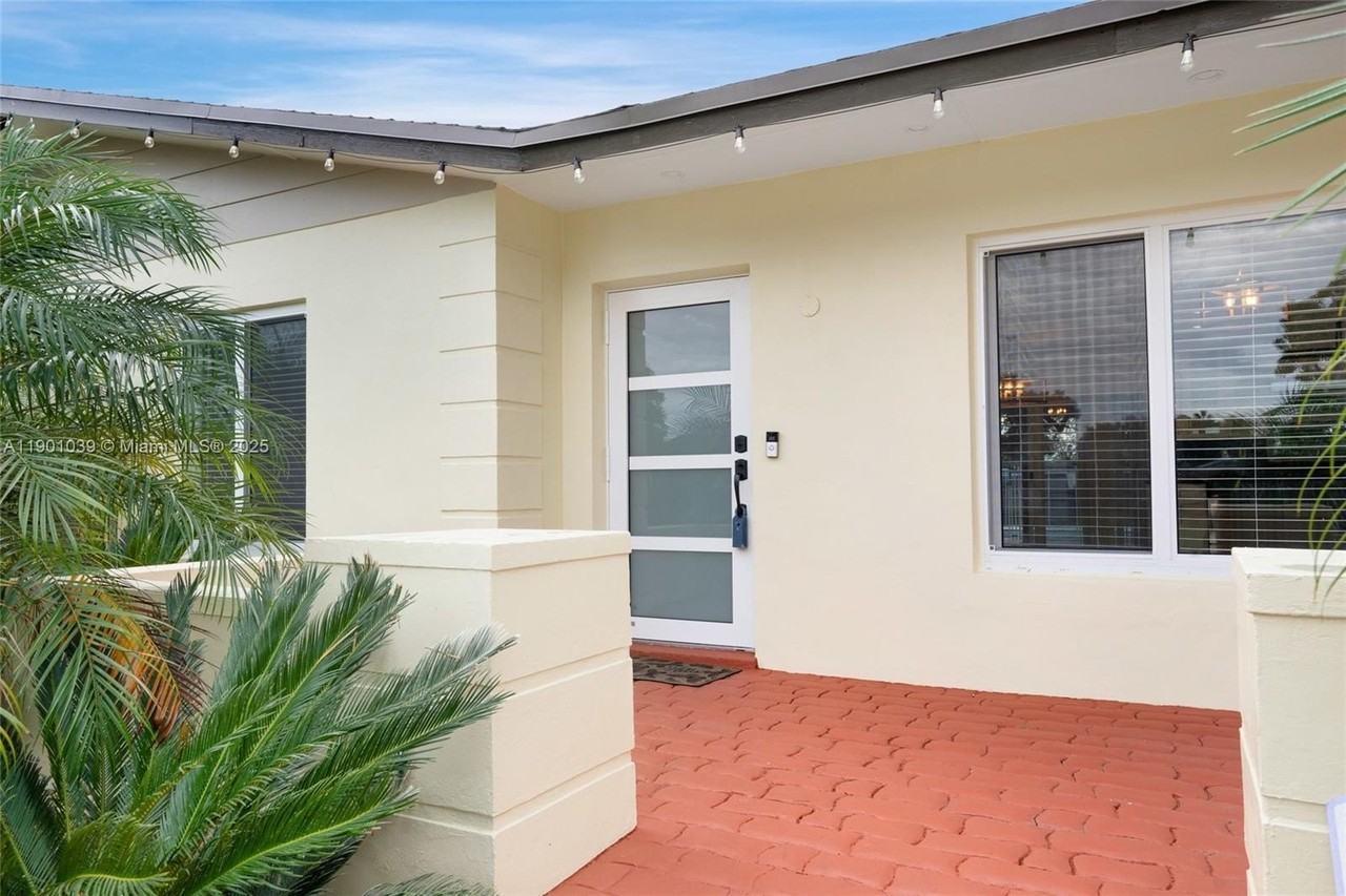 10440 Sw 126th Ave - Photo 4 of 39