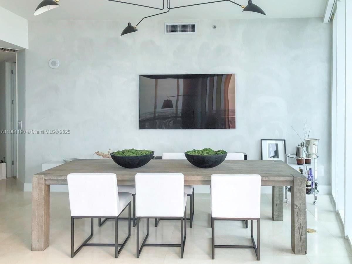 100 S Pointe Dr #2201 - Photo 3 of 16