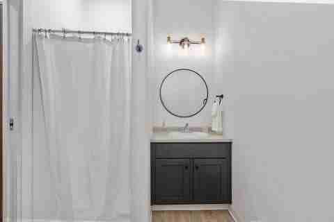 Fox Flats - 1-Bedroom - Photo 3 of 32