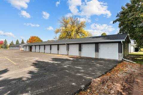 Fox Flats - 1-Bedroom - Photo 4 of 32