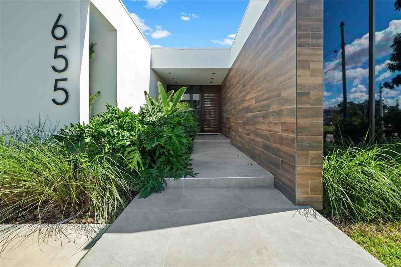 655 Layne Blvd #0 - Photo 3 of 46