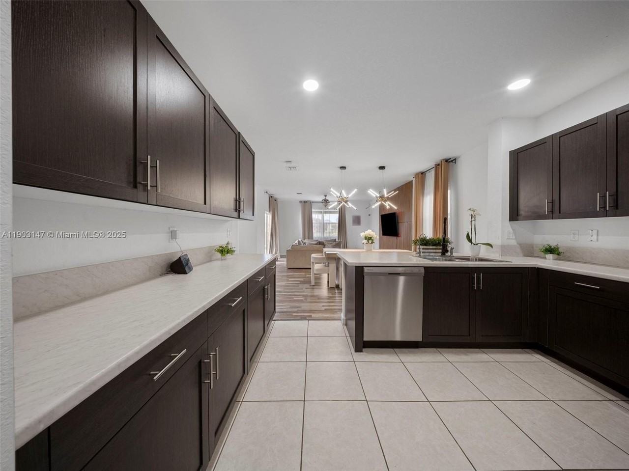 1411 Se 26th Rd #1411 - Photo 6 of 50