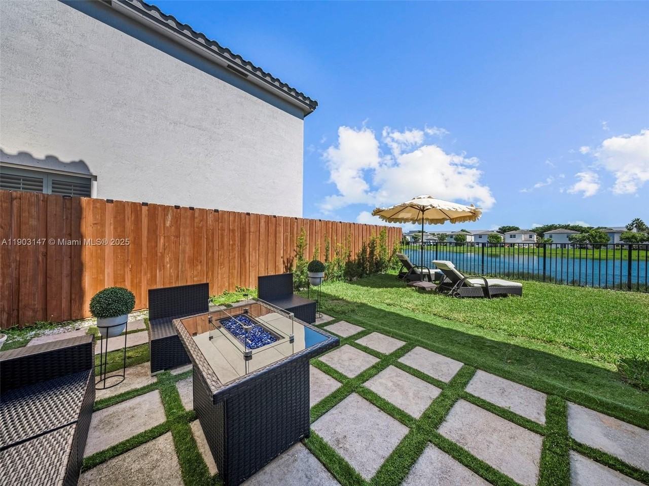 1411 Se 26th Rd #1411 - Photo 7 of 50