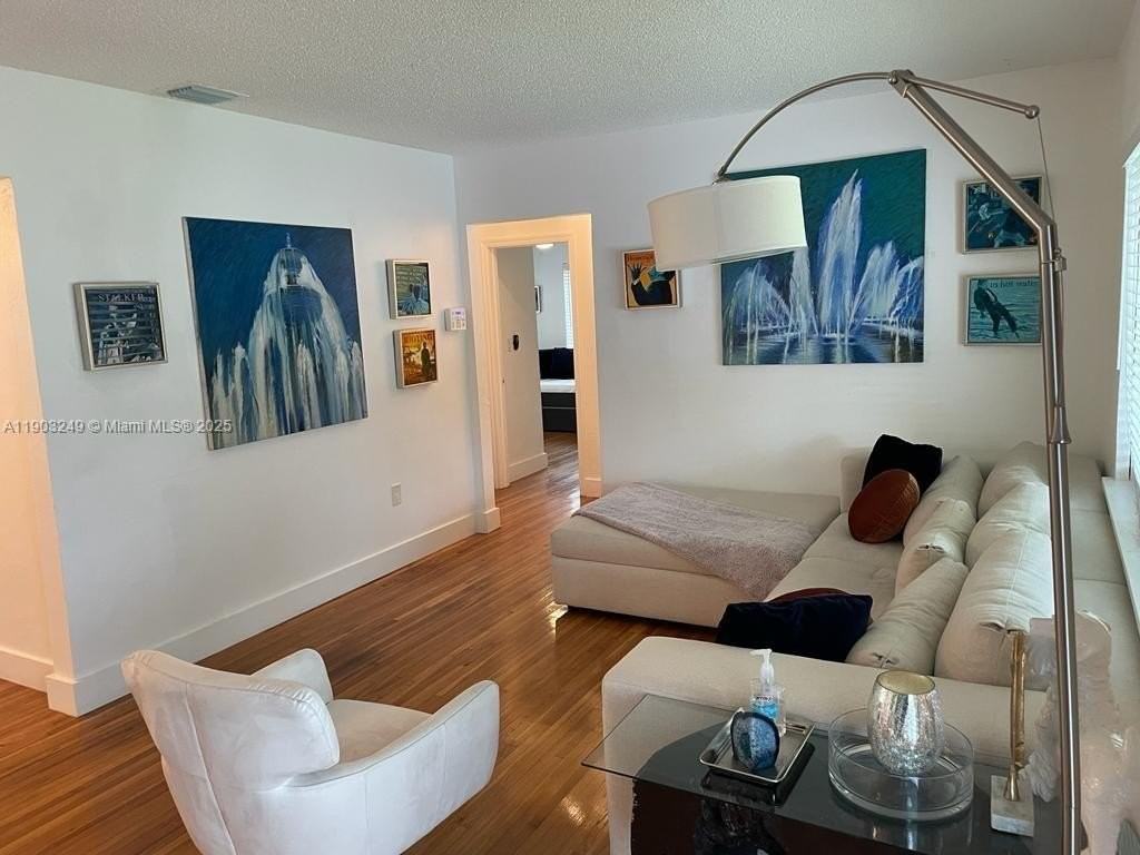 1545 Ne 138th St - Photo 5 of 22