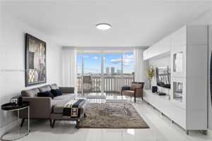 featured image of 1000 W Island Blvd #812