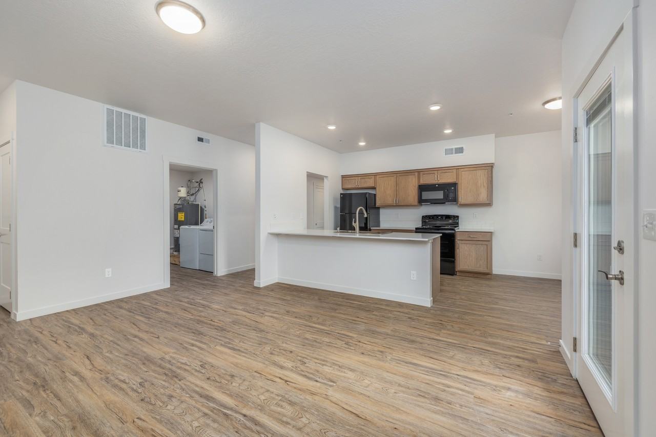 Starpointe on Logan - Photo 4 of 50