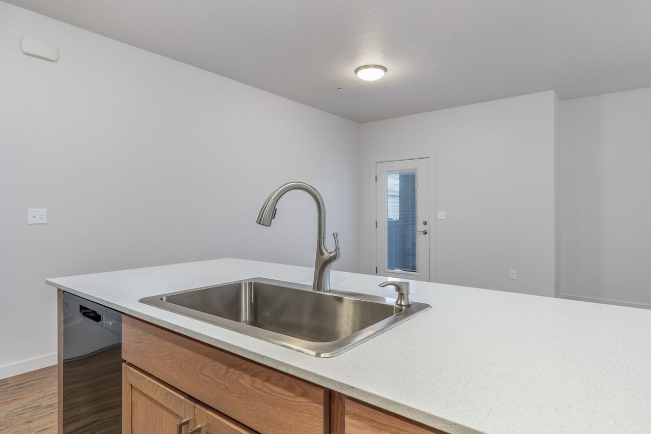 Starpointe on Logan - Photo 6 of 48