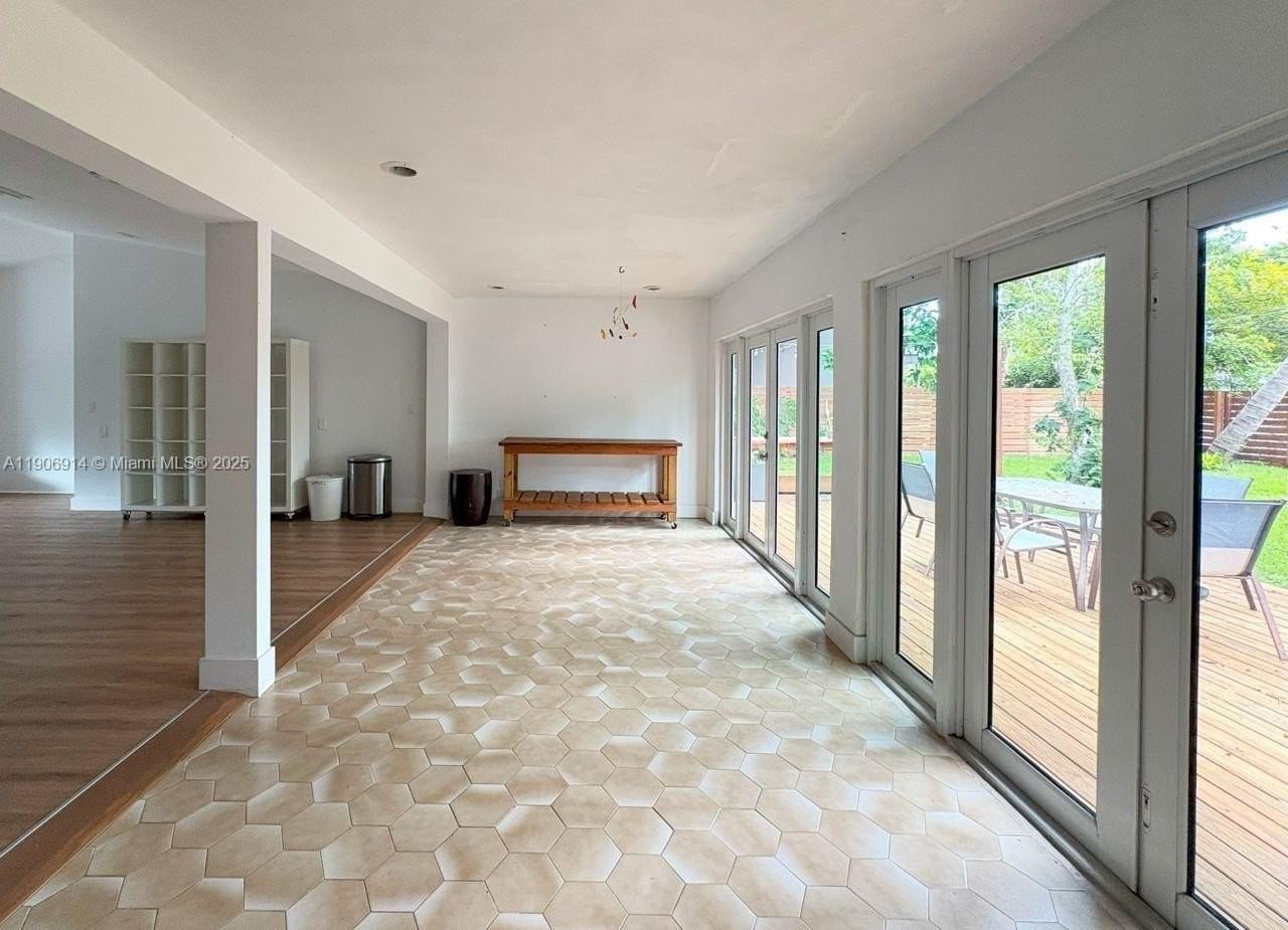 3330 Liberty St - Photo 6 of 11