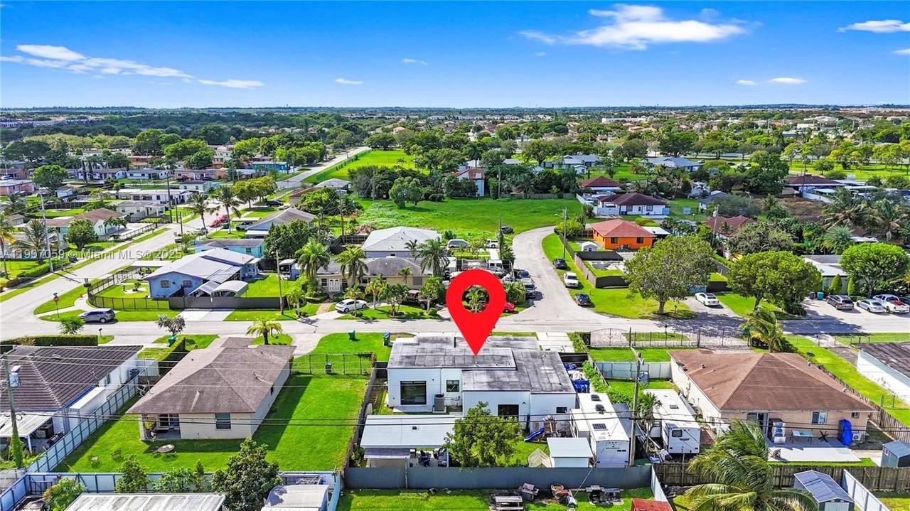 10925 Sw 218th Ter - Photo 6 of 32