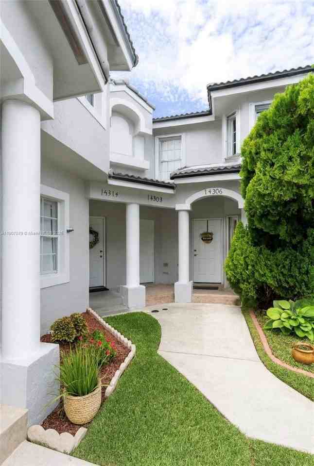 14308 Southwest 120th Court #8-9 - Photo 4 of 42