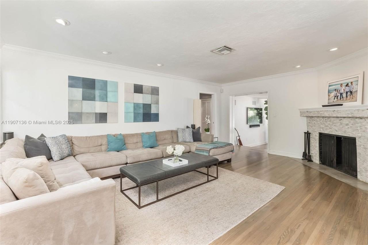 9240 Sw 69th Ct #0 - Photo 3 of 32