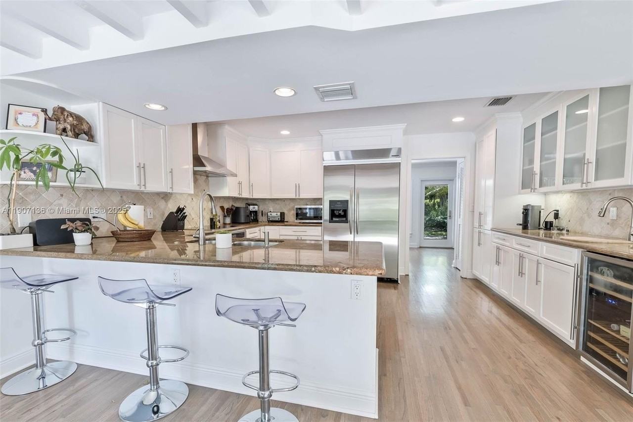 9240 Sw 69th Ct #0 - Photo 7 of 32