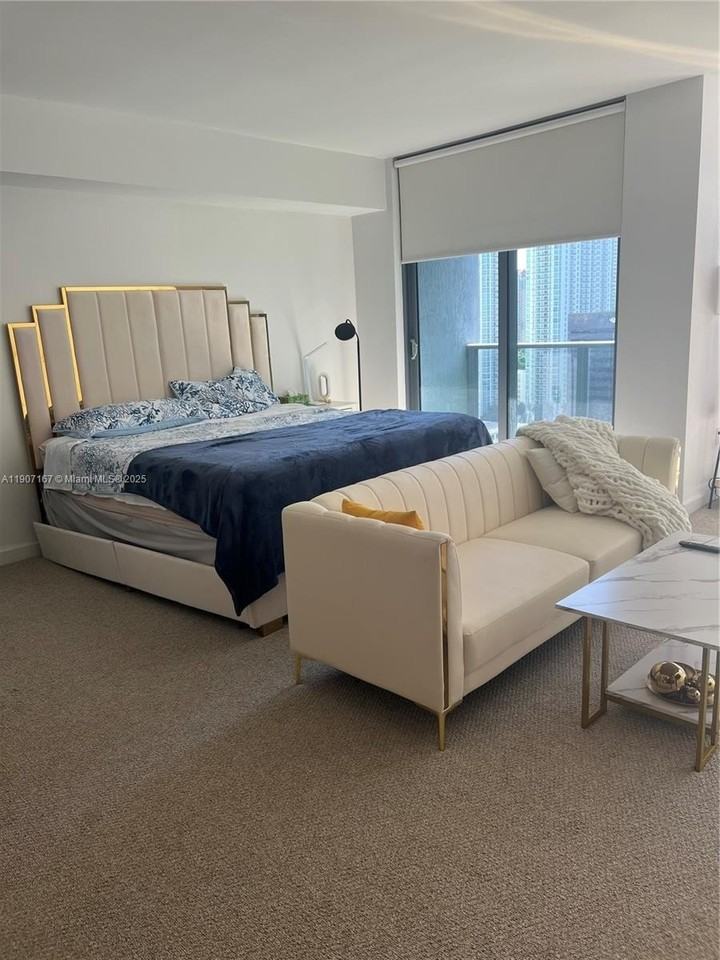 31 Se 6th St #2505 - Photo 6 of 17