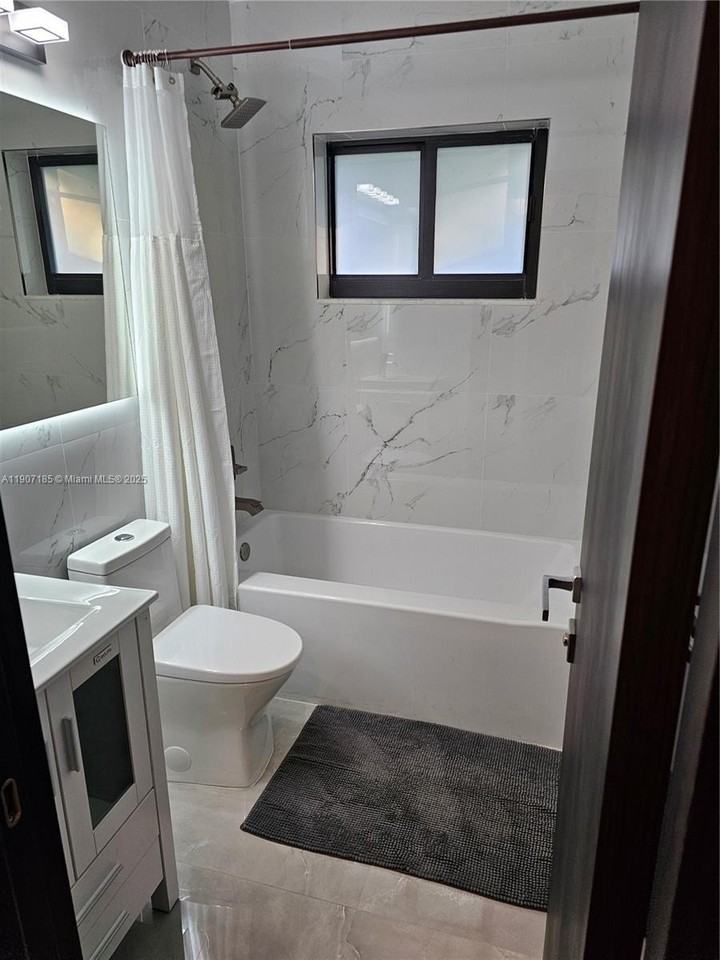 2228 N 19th Ave #E - Photo 5 of 15