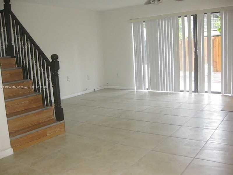 3321 Farragut St #7A - Photo 5 of 8