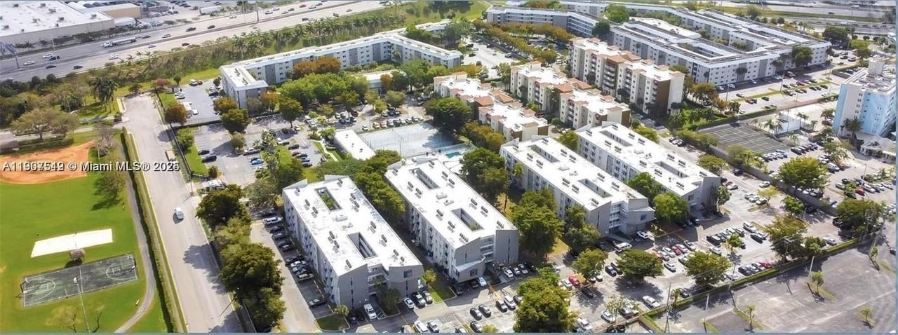 10820 Sw 200th Dr #OFC - Photo 2 of 19