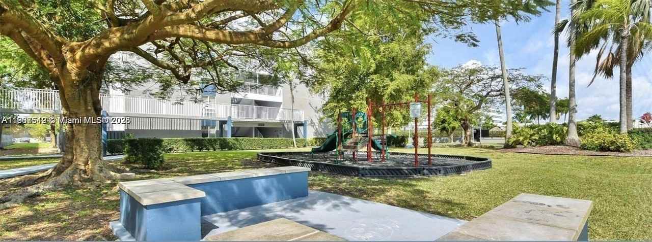 10820 Sw 200th Dr #OFC - Photo 4 of 19