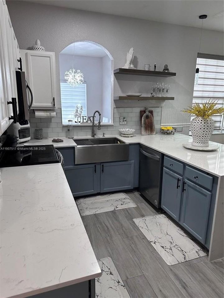 10577 Nw 56th Pl #10577 - Photo 7 of 23