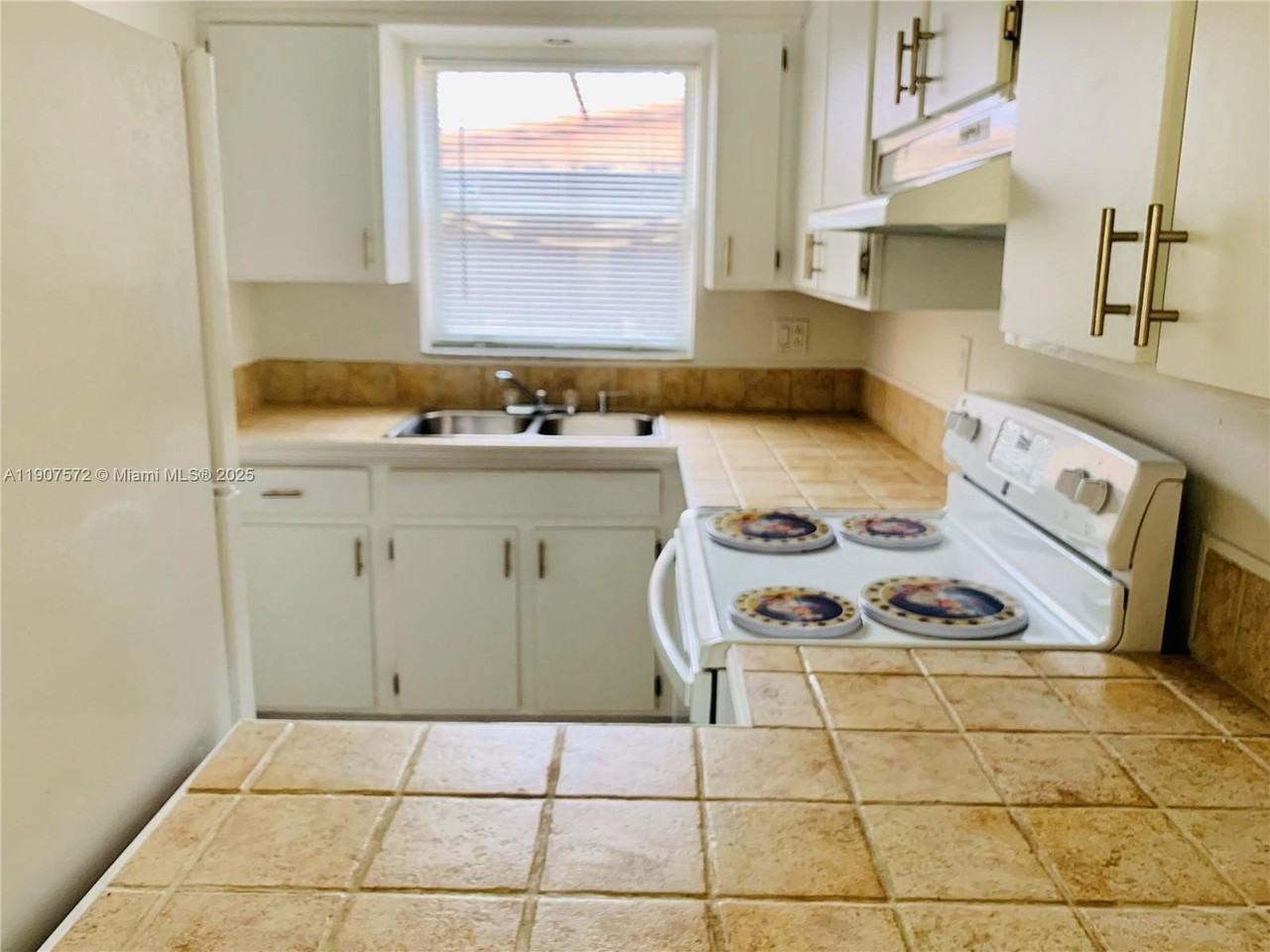 15102 Sw 81st St #113 - Photo 5 of 10