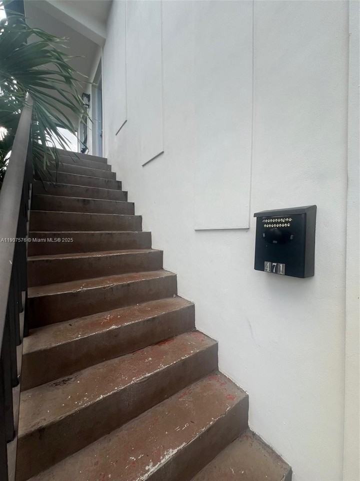 471 E 13th St #471A - Photo 3 of 8