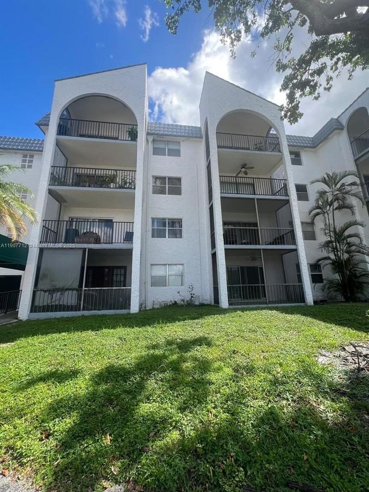 3300 Spanish Moss Ter #411 - Photo 2 of 24