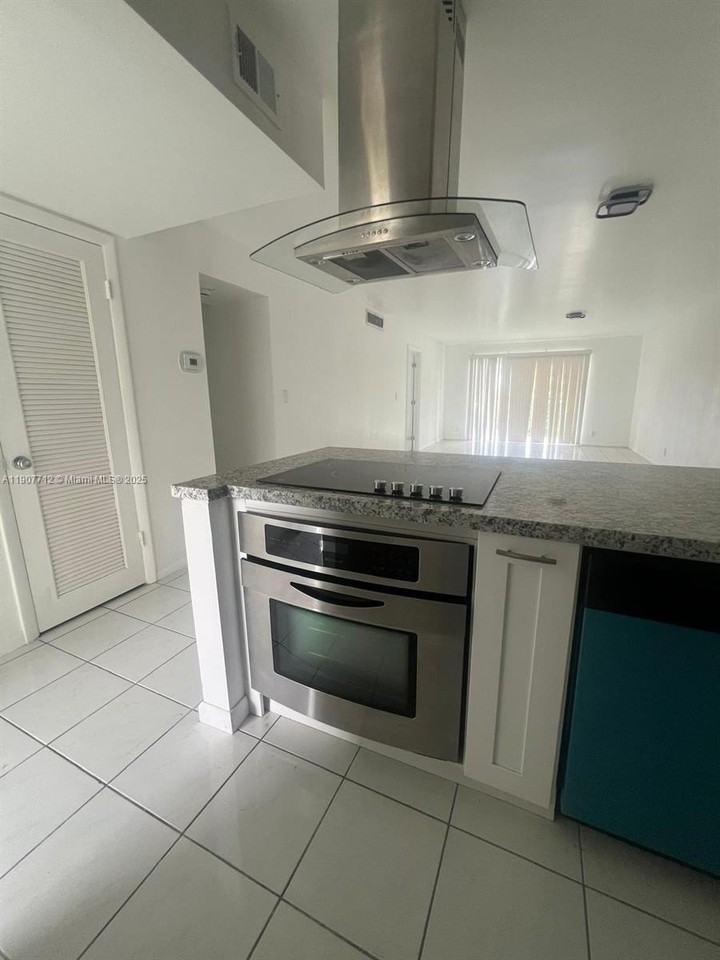 3300 Spanish Moss Ter #411 - Photo 3 of 24