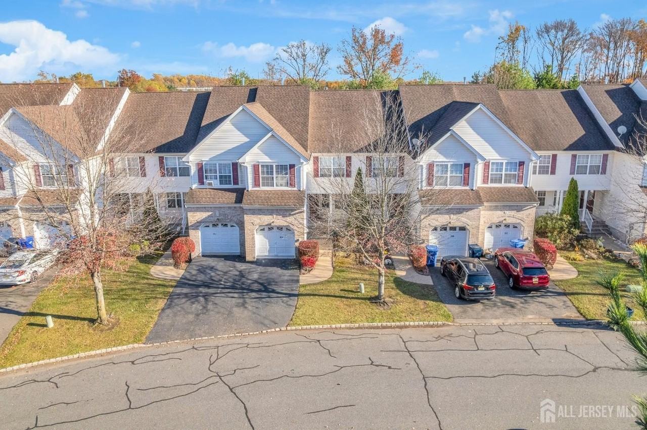 356 Hawthorne Rd - Photo 2 of 36