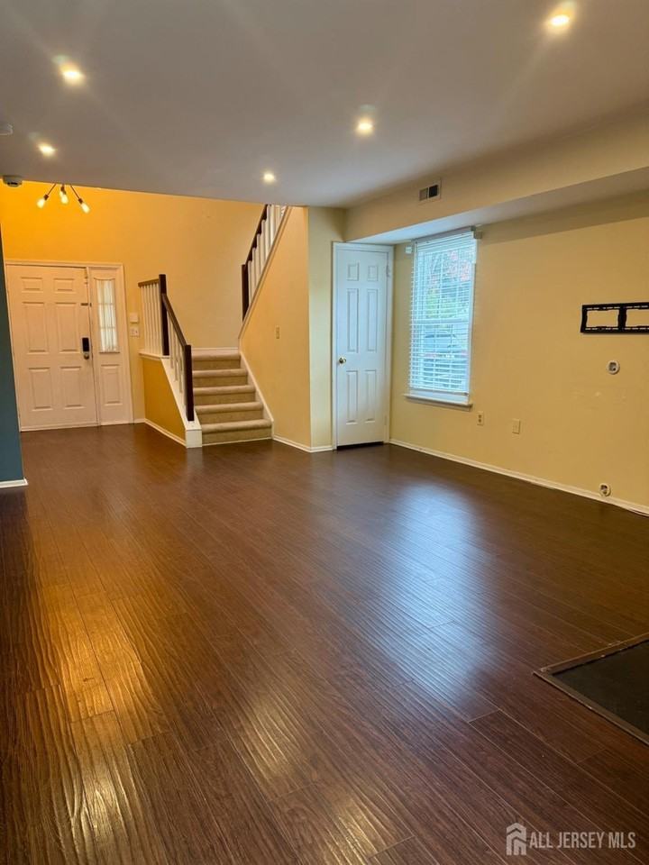 92 Winchester Way #92 - Photo 2 of 18