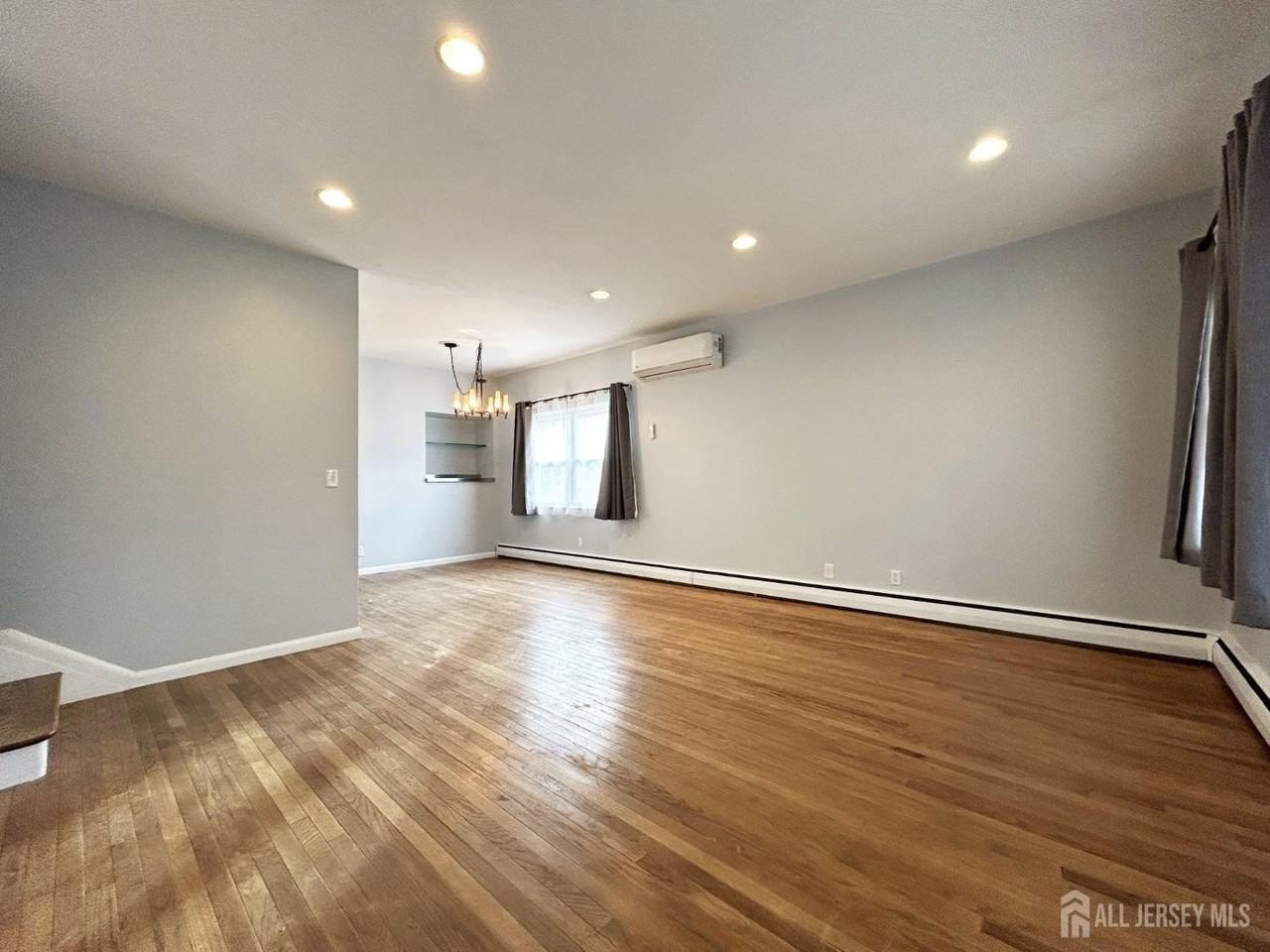 34 Wall St - Photo 3 of 19