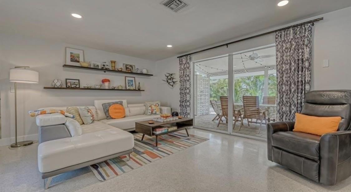 2904 Homasassa Rd - Photo 5 of 37