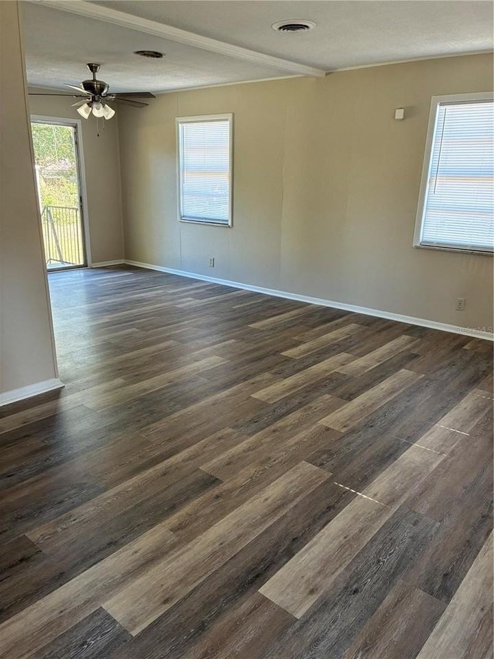 470 Sw Dove St - Photo 3 of 20