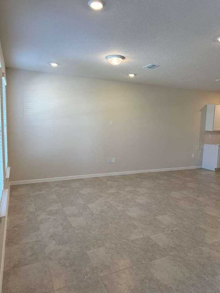 2318 Southbury Dr - Photo 2 of 20