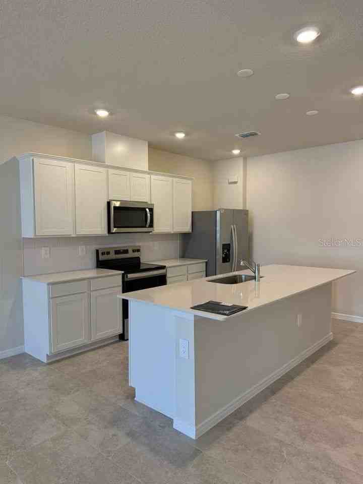 2318 Southbury Dr - Photo 4 of 20