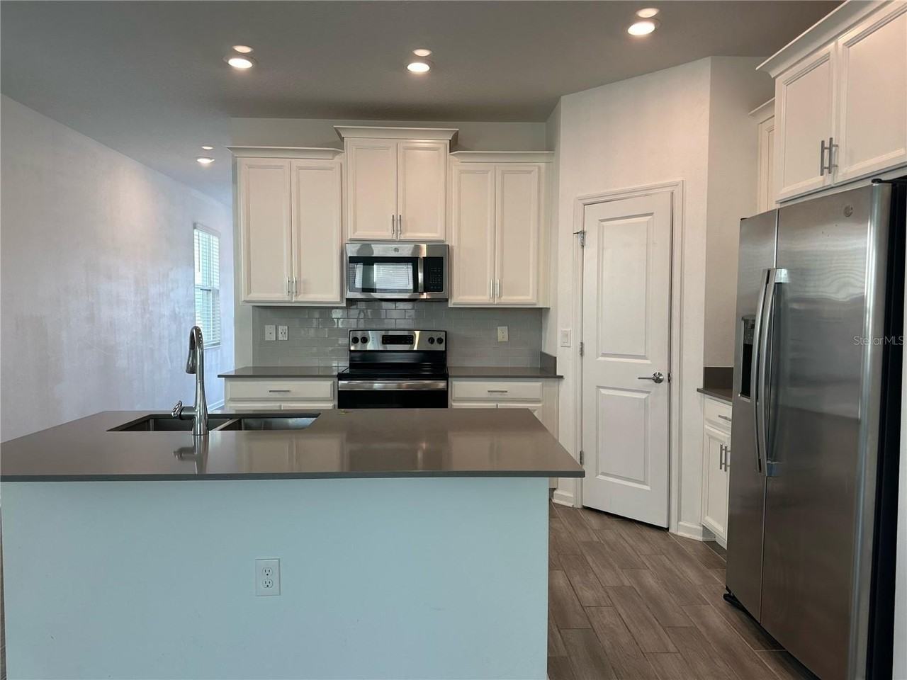 17136 Salty Dog Rd - Photo 4 of 38