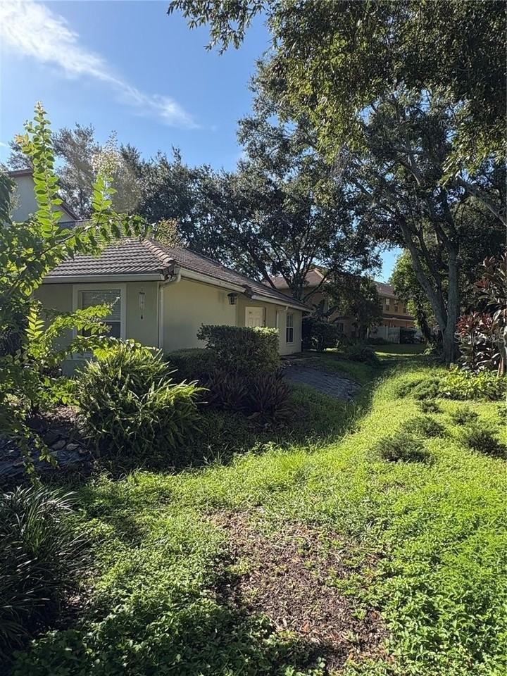 1292 N Fairway Dr - Photo 2 of 50