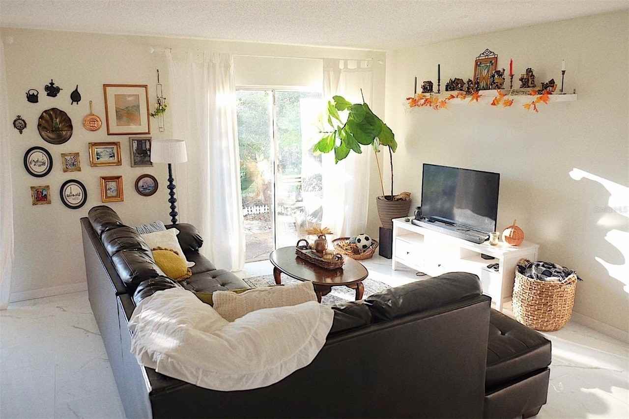 10659 Windsor Ct - Photo 5 of 15