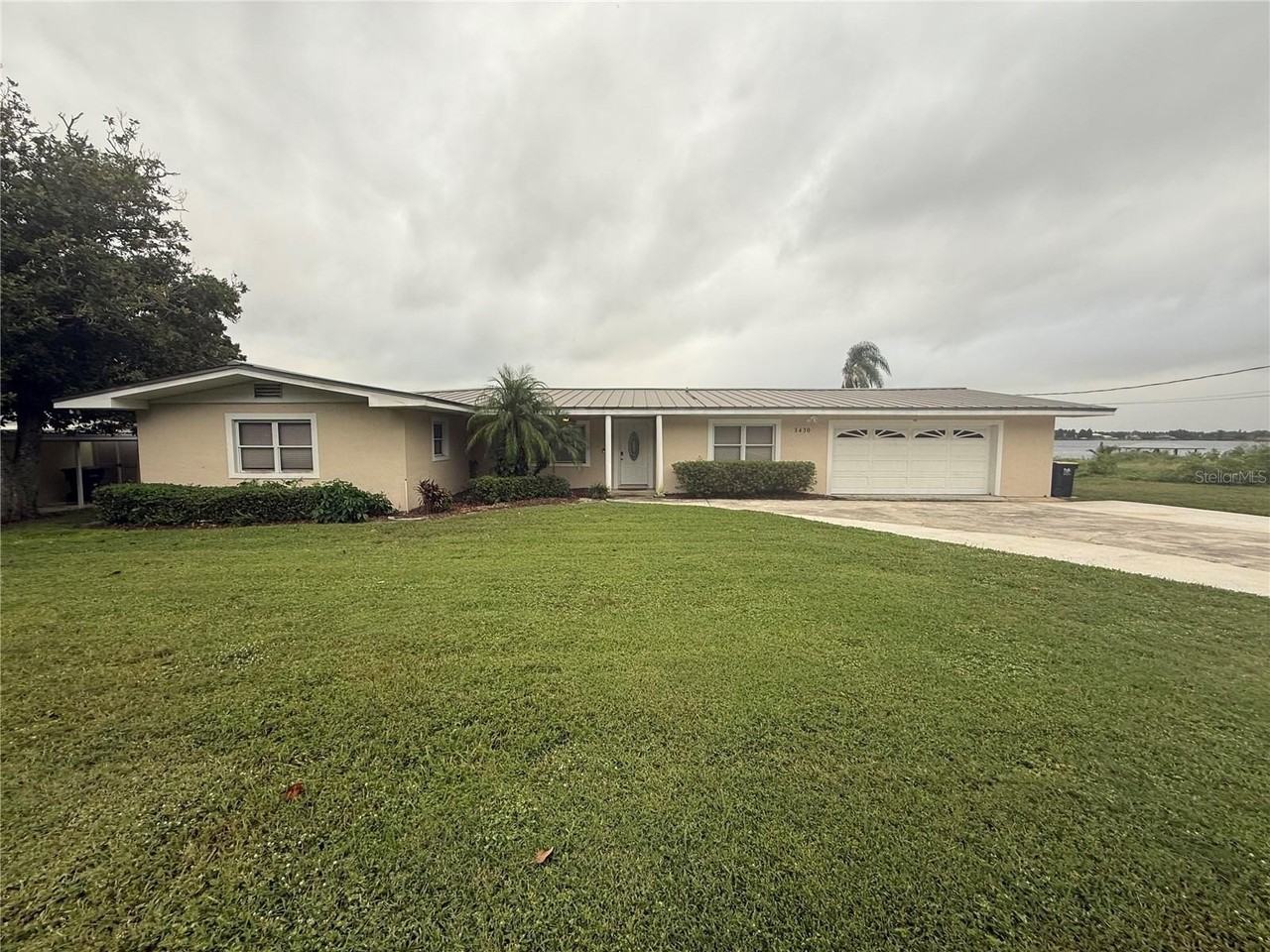 3430 Lakeview Drive - Photo 2 of 37