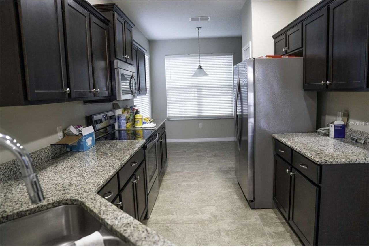 4840 Poolside Dr - Photo 4 of 18