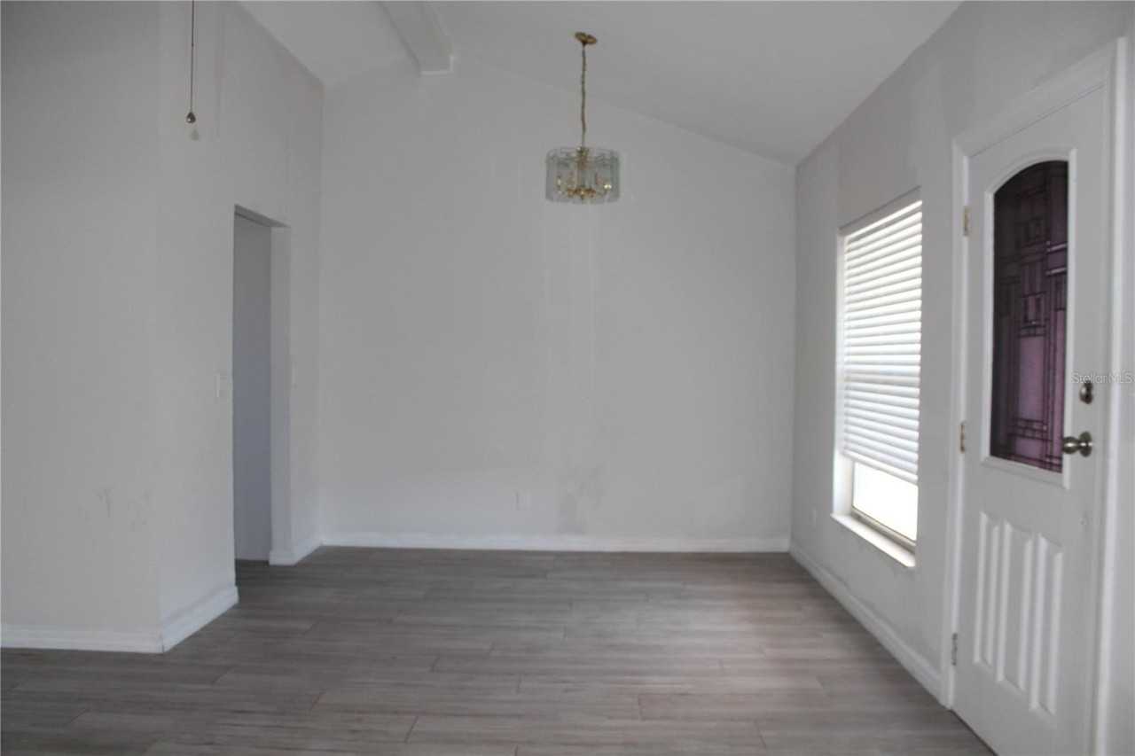 10115 Wheatley Hills Court - Photo 4 of 16