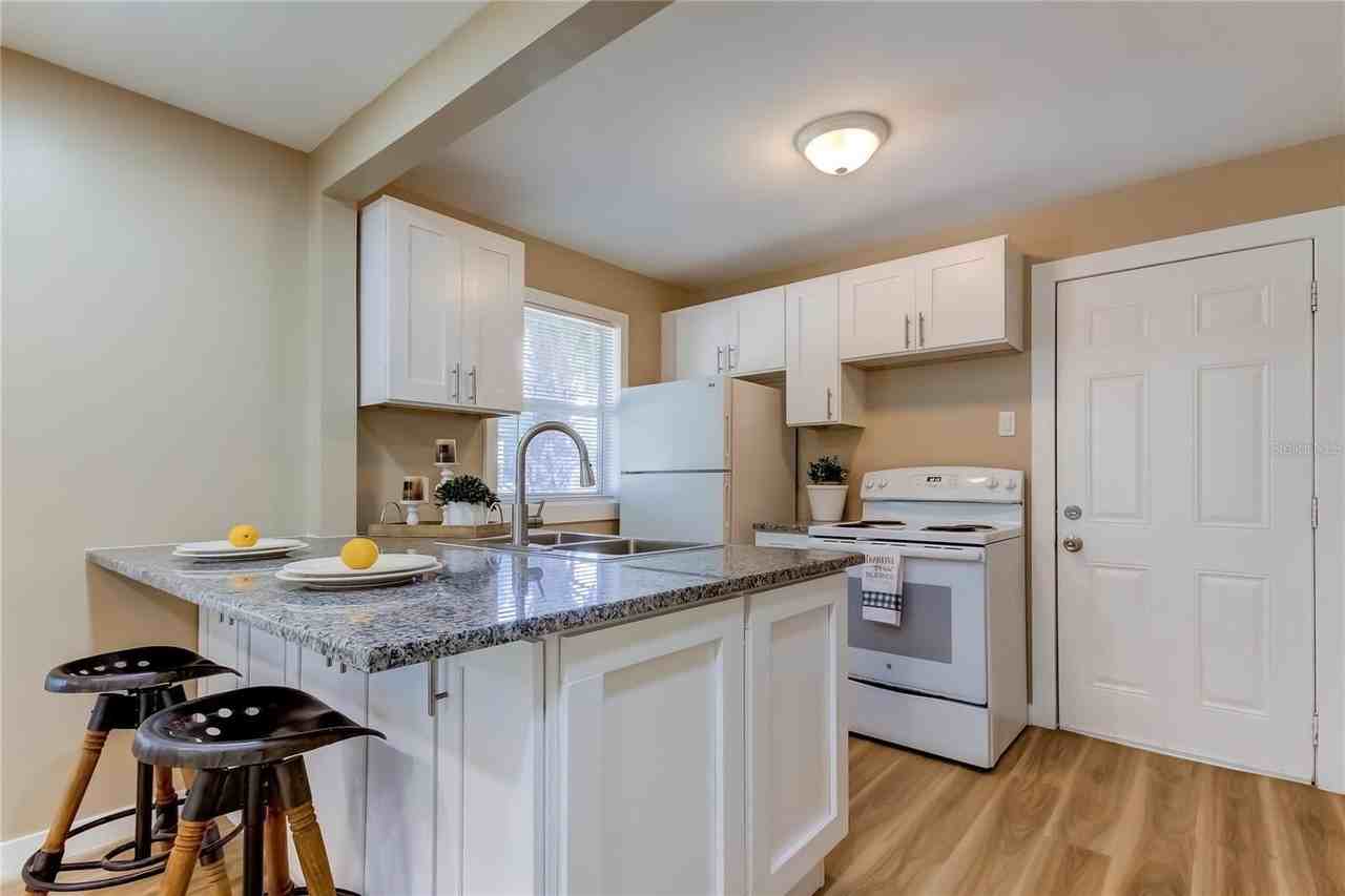 1800 12th Ave S - Photo 4 of 37