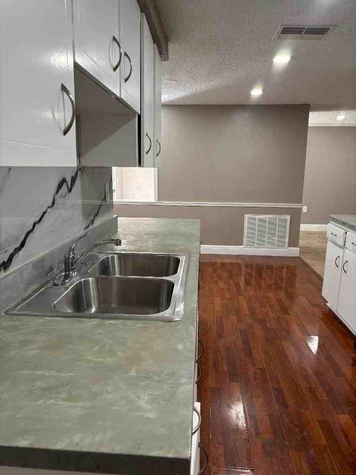 15827 Adobe Dr - Photo 4 of 12