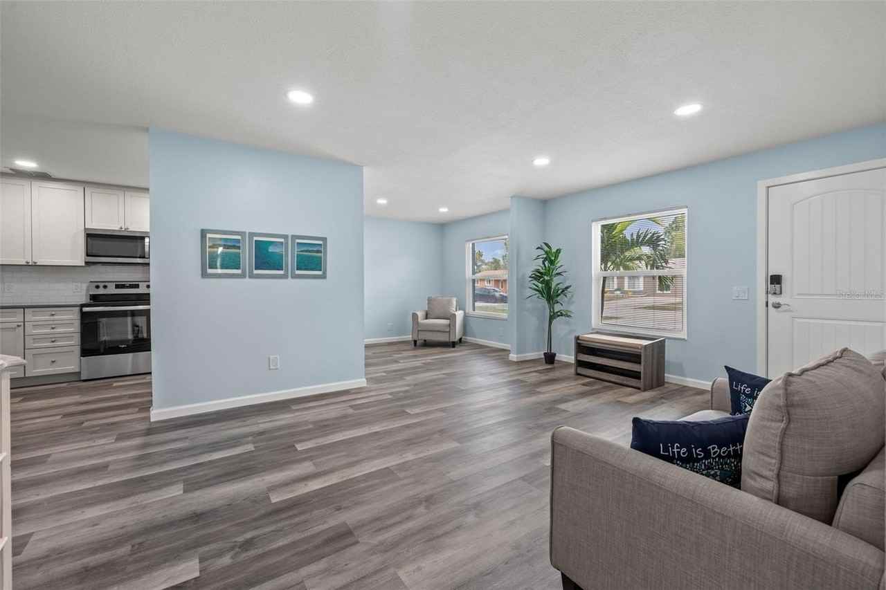 2832 47th Ave S - Photo 5 of 26