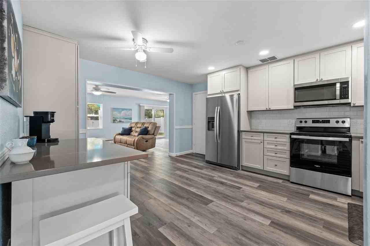 2832 47th Ave S - Photo 6 of 26