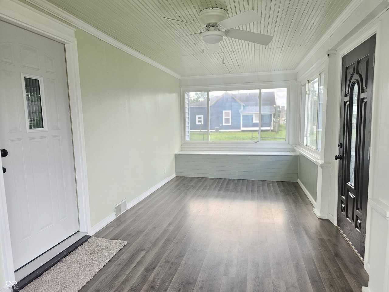 2530 Lincoln St - Photo 4 of 30